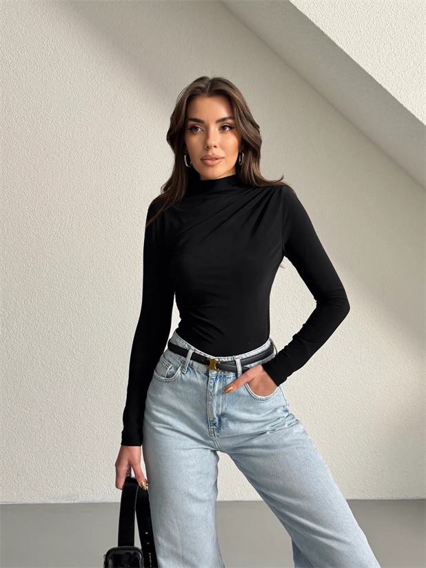 Dik Yaka Drapeli Uzun Kol Bluz - Siyah