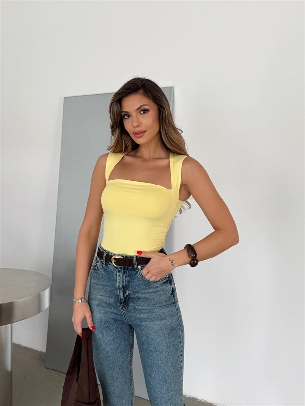 Büzgülü Kare Yaka Bluz - Sarı