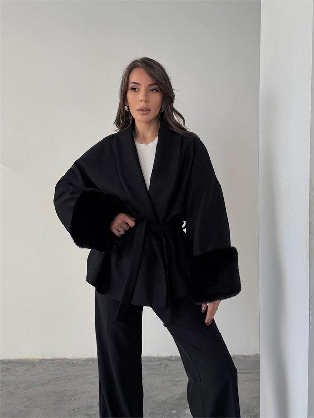 Kolları Kürklü Kuşaklı Kaşe Kaban  - Siyah