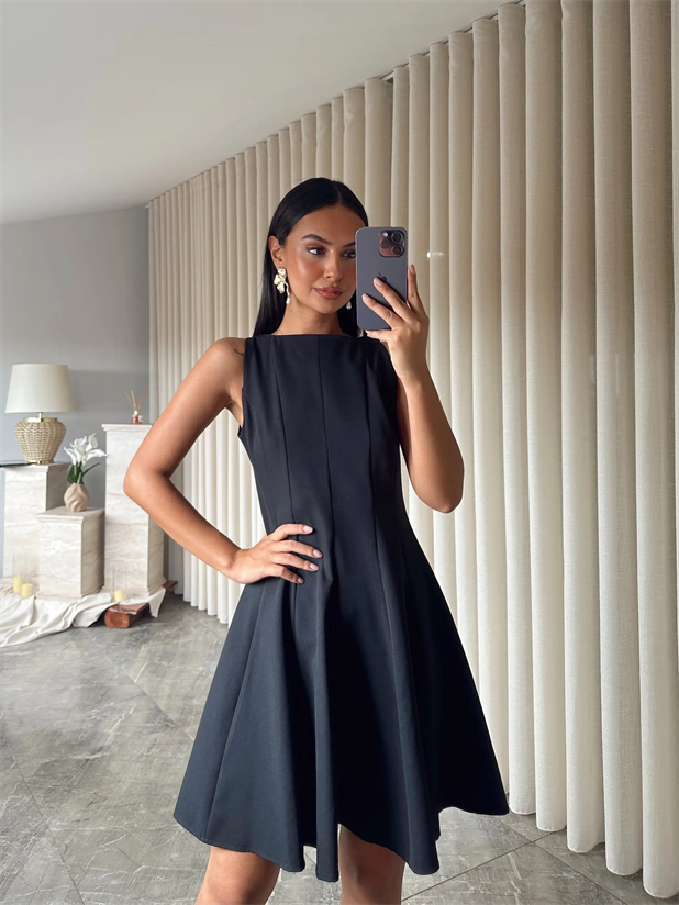 Kolsuz Kloş Elbise - Siyah