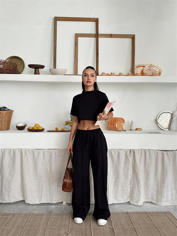 Ters Dikiş Detay Crop Takım - Siyah