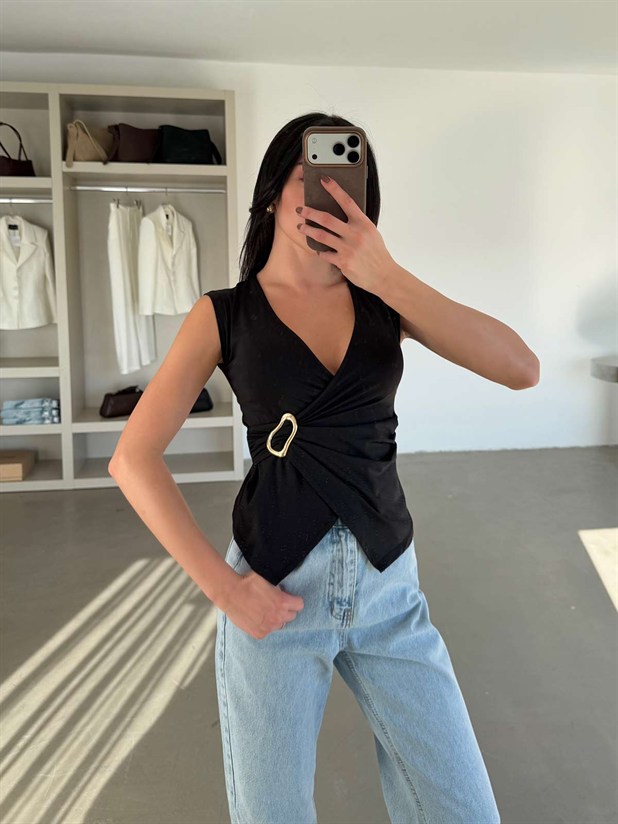 Kruvaze Yaka Tokalı Bluz - Siyah