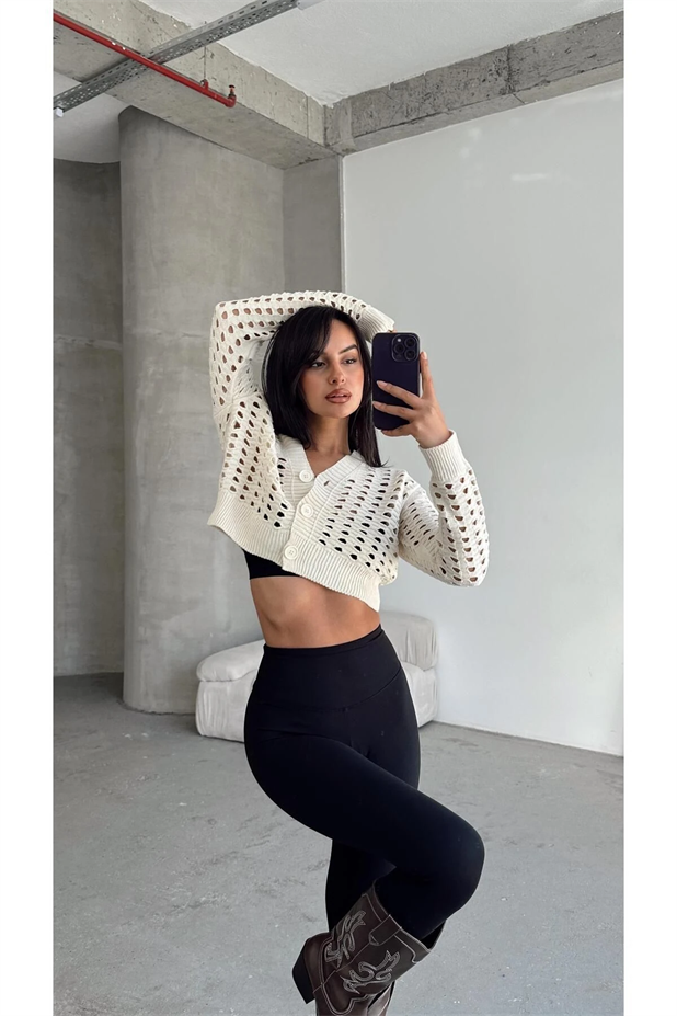 Delik Detaylı Crop Hırka Krem - Krem