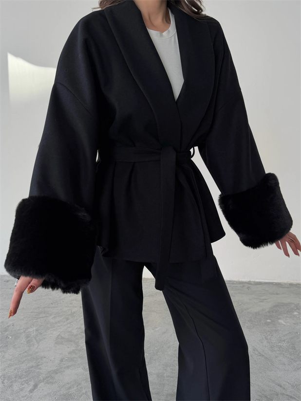 Kolları Kürklü Kuşaklı Kaşe Kaban  - Siyah