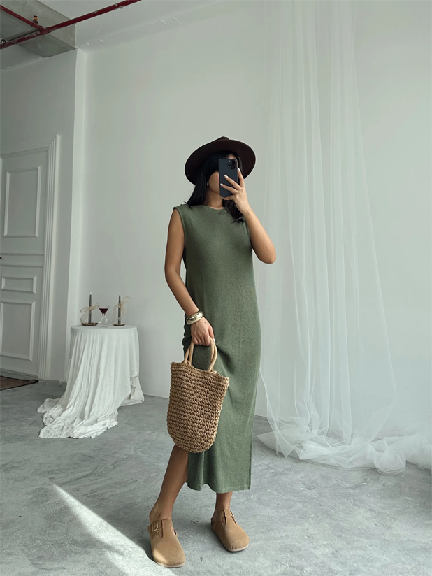 Bisiklet Yaka Sıfır Kol Elbise - Haki Yeşil