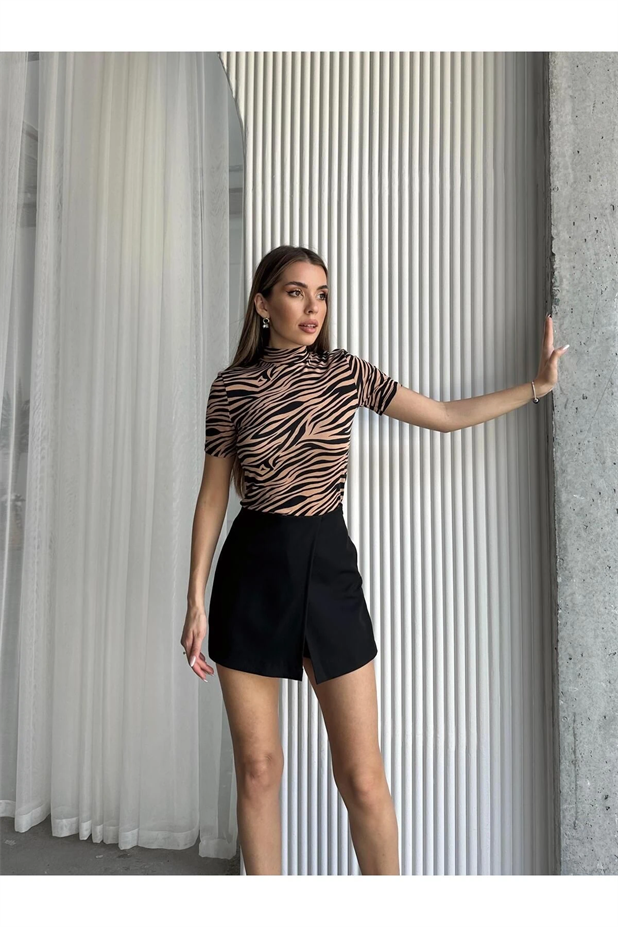 Dik Yaka Desenli Kısa Kol Bluz Taba Zebra - Taba-Zebra