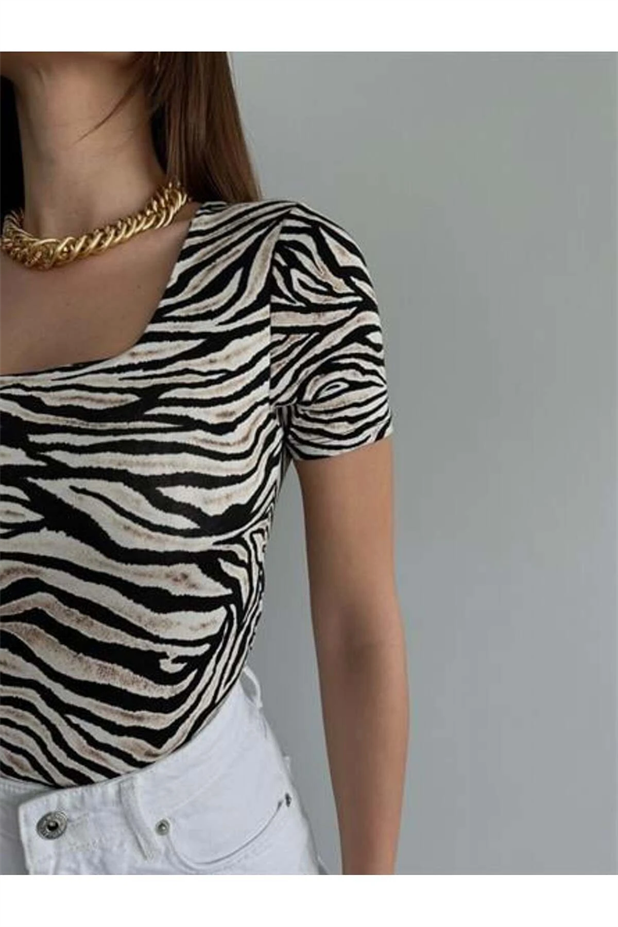 Desenli Kare Yaka Kısa Kol Bluz Kaplan Desen - Kaplan Desen