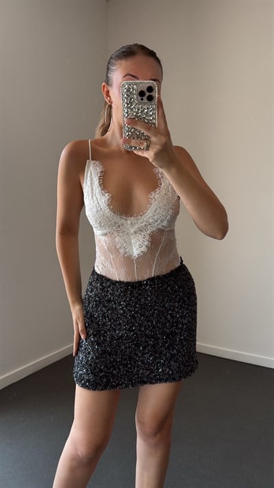 Ludmila Beyaz Dantelli Pul Payet İşlemeli Bodysuit