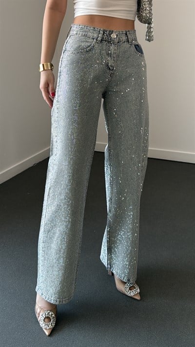 Superstar Taş Aksesuarlı Orta Bel Straight Jeans