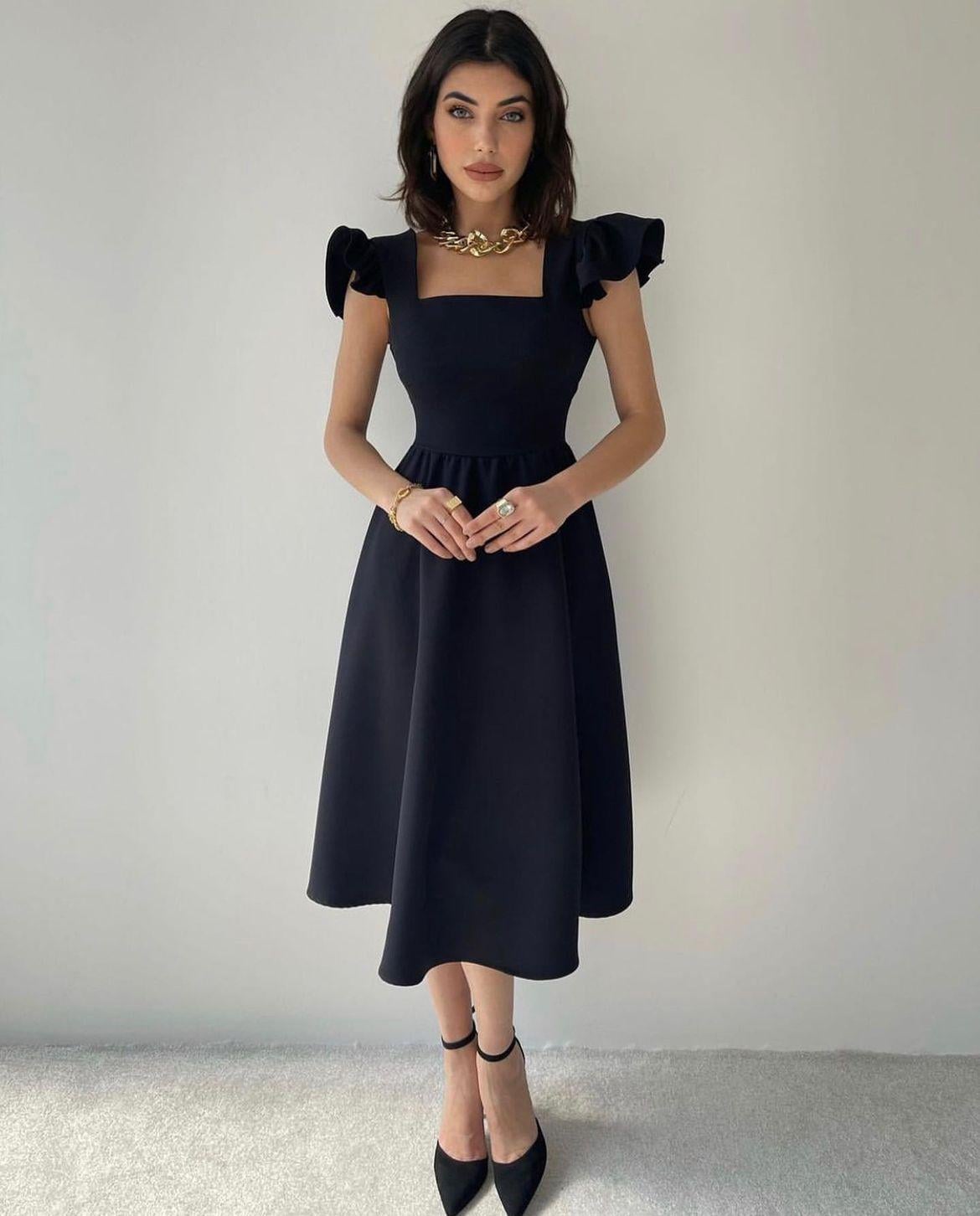 Omuzları Volanlı Midi Elbise 2019