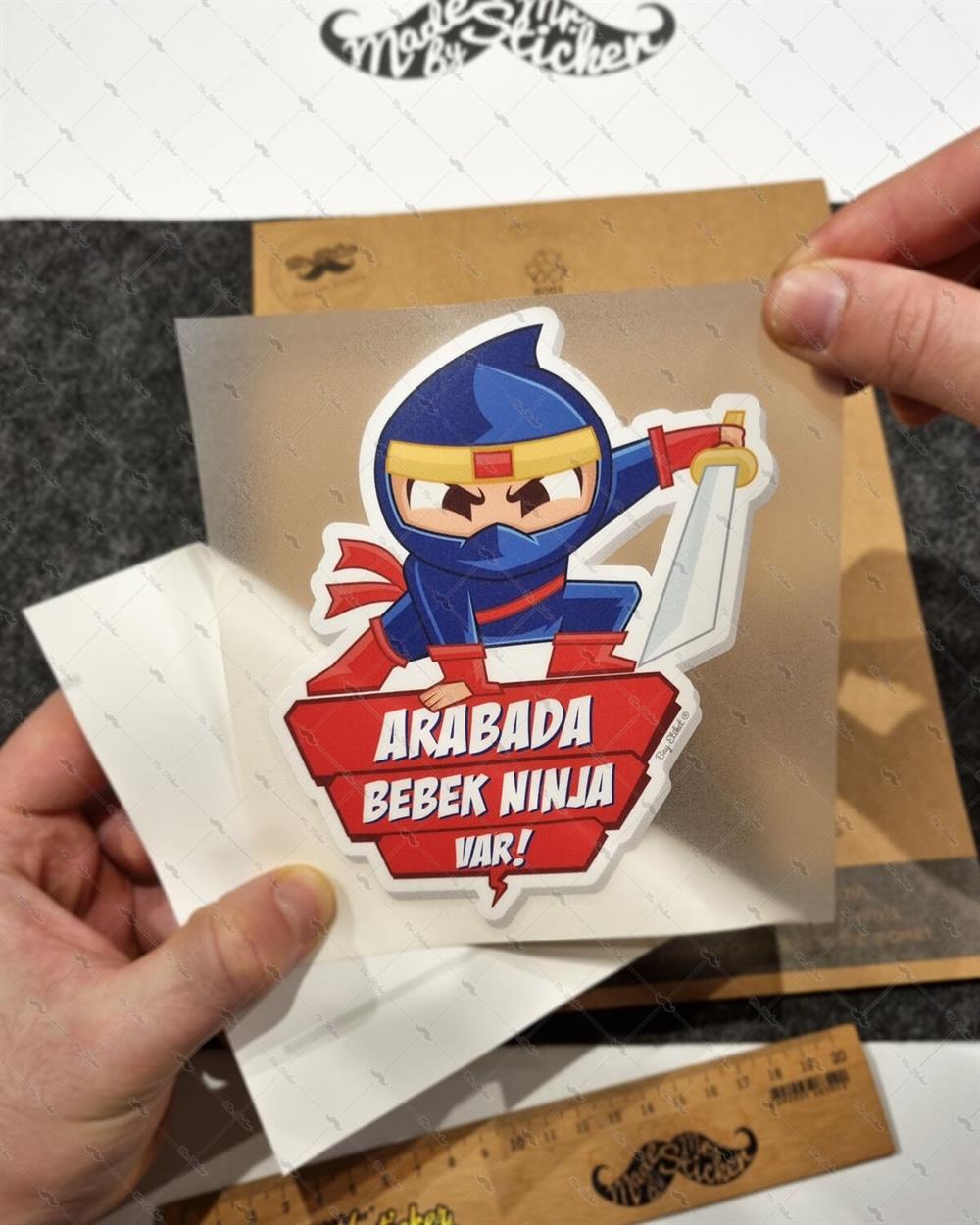 BOB16 Arabada Bebek Ninja Var Etiketi