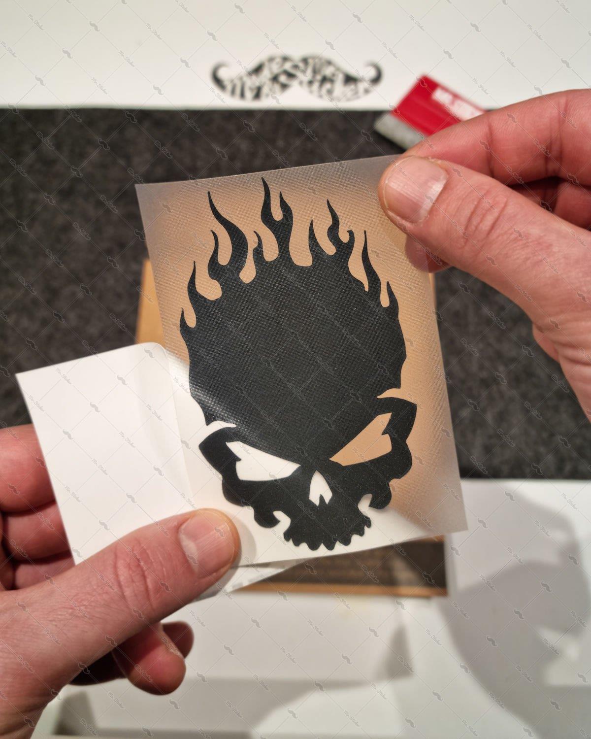 RFBK31 Siyah Reflektif Alevli Kurukafa Etiketi