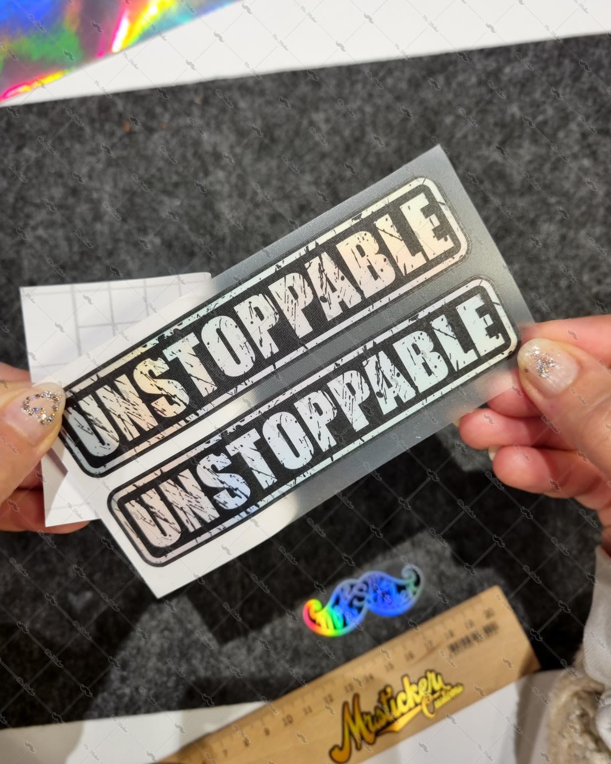 HLG47 Hologram Durdurulamaz (Unstoppable) Yazılı Etiket 2 li Set
