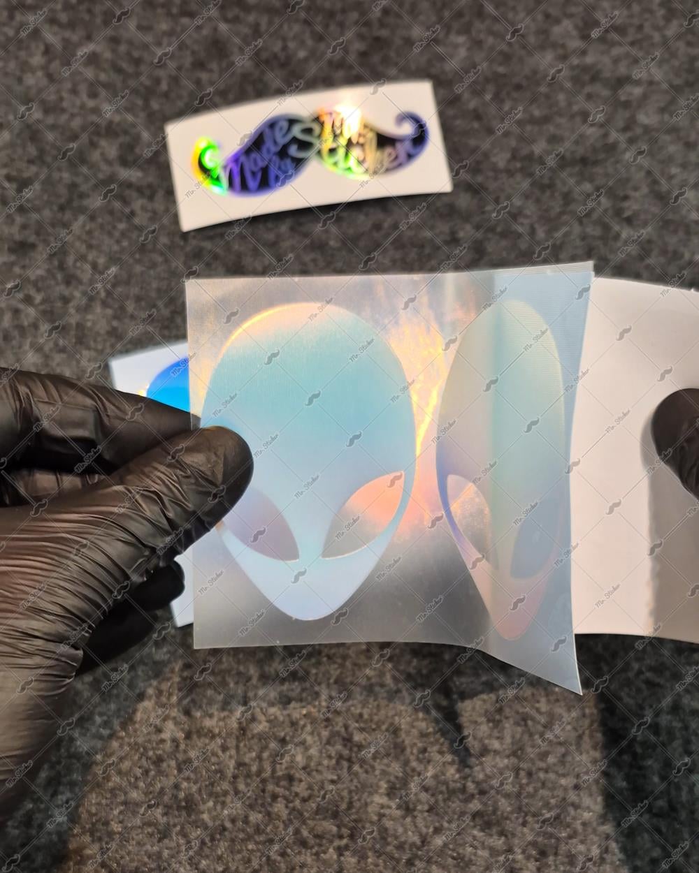 LMT12 Mavi Mor Renk Geçişli Özel Seri Uzaylı Stickerı 2li Set