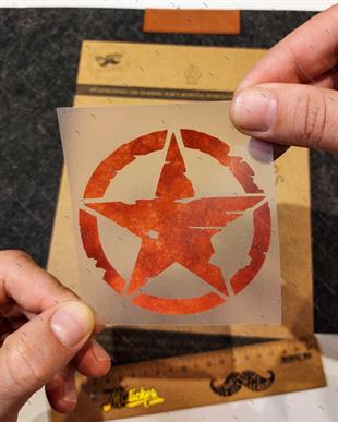 ARSBDL4 Eskitilmis Desenli Reflektif Kan Kirmizi Asker Yıldızı Seti