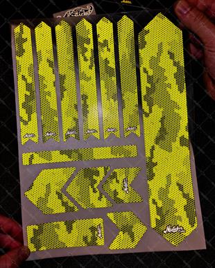 BCY37 Reflektif Koruyucu Sticker Seti Petek Kamuflaj Desen Yesil Siyah