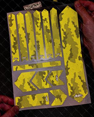 BCY40 Reflektif Koruyucu Sticker Seti Petek Kamuflaj Desen Sari Siyah
