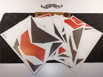 CMO505M - 45 Parca Ucgen Kamuflaj Seti (Beyaz-Kırmızı-Füme)