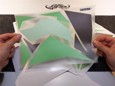 CMO510M - 45 Parca Ucgen Kamuflaj Seti (Yeşil-Füme-Açik Yeşil)