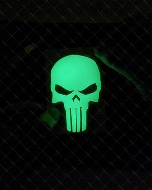 GID14 Karanlikta Parlayan Kurukafa Etiketi