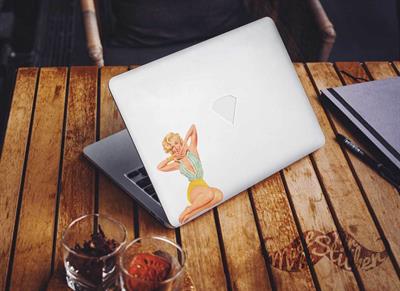 PNP3 Pinup Kizi Etiketi