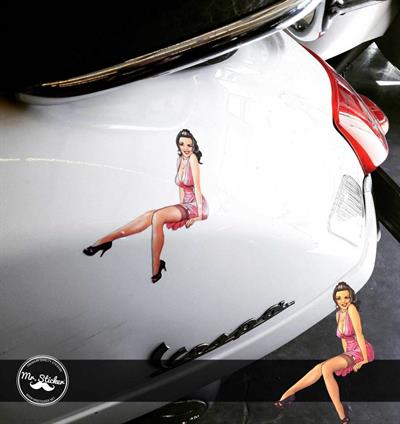 PNP31 Pinup Kizi Etiketi