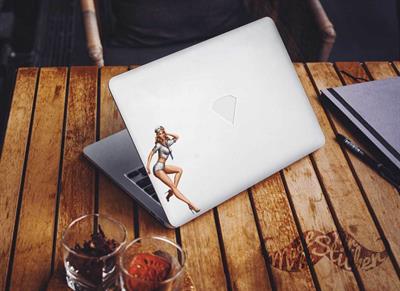 PNP4 Pinup Kizi Etiketi