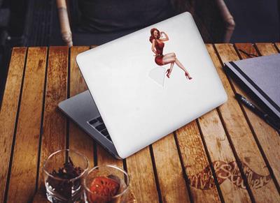 PNP40 Pinup Kizi Etiketi