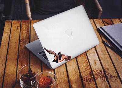 PNP45 Pinup Kizi Etiketi