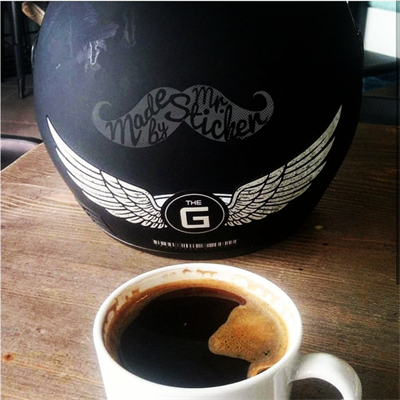 PRS1 Reflektif Ismin Bas Harfinden Olusan Kanatlar