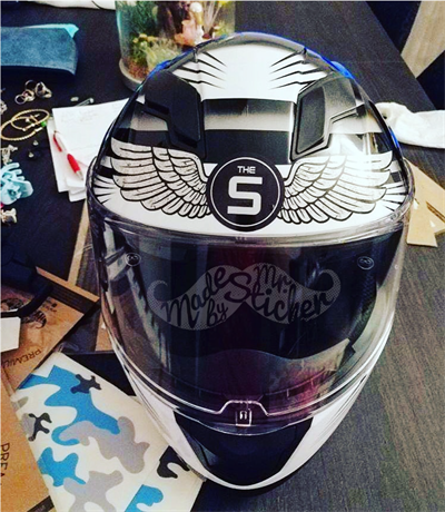 PRS1 Reflektif Ismin Bas Harfinden Olusan Kanatlar