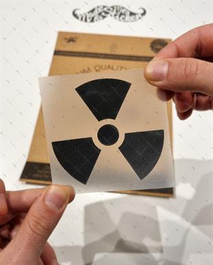 RFBK16 Siyah Reflektif Radyasyon Isareti Etiketi