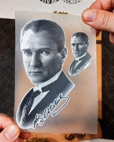 RFHLM108 Ozel Seri - Reflektif Cizgi Calismali Ataturk Etiketi - Orta Boy-Kucuk Boy Set