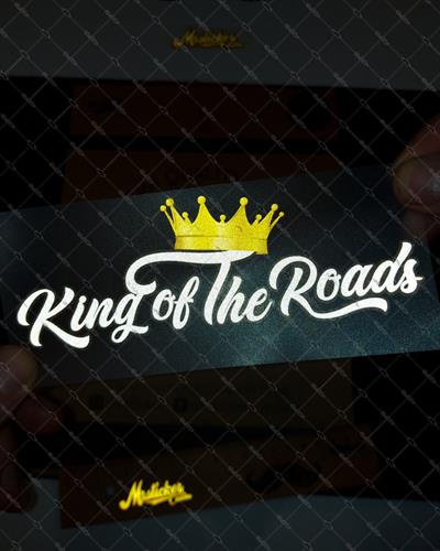 RFHLM139-Reflektif-Altin-Tacli-Yollarin-Krali-Yazili-Etiket