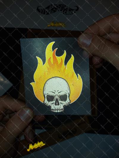 RFHLM42 Reflektif Alevli Kurukafa Etiketi