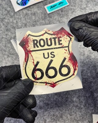 GIDW1 Karanlıkta Işıldayan Route 666 Etiketi