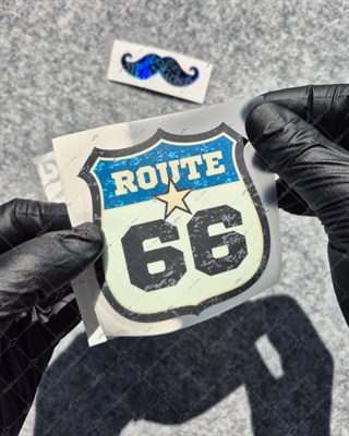 GIDW30 Karanlıkta Işıldayan Route 66 Etiketi
