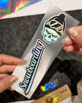 HLG63 Hologram Snowboarding Yazısı ve Kurukafa Etiketi