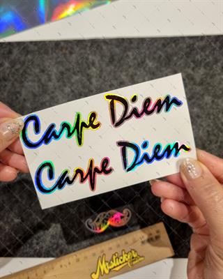 HLG68 Hologram Carpe Diem Yazılı Etiket İkili Set