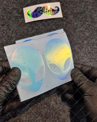 LMT12 Mavi Mor Renk Geçişli Özel Seri Uzaylı Stickerı 2li Set