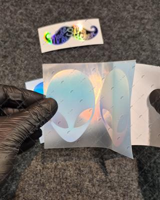 LMT12 Mavi Mor Renk Geçişli Özel Seri Uzaylı Stickerı 2li Set
