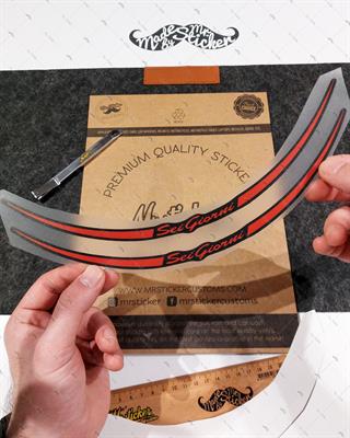 RFHLM225 Vespa Uyumlu Reflektif Sei Giorni Yazili Jant Etiketi Ikili Set