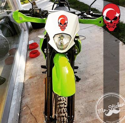 SKL32 Cilgin Turk Kurukafa Etiketi