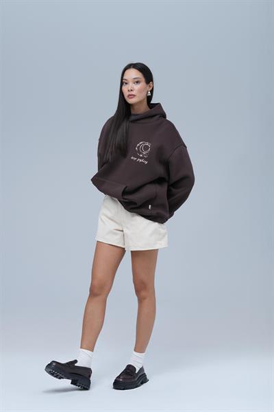 Beyond the Frame Oversize Sweatshirt Kadın Kahverengi