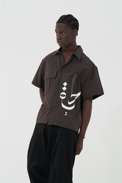 Calligraphy Flow Oversize Erkek Gömlek Kahverengi