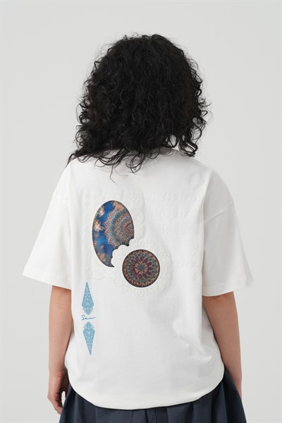 Mandala Aura Oversize Kadın Tişört Ekru