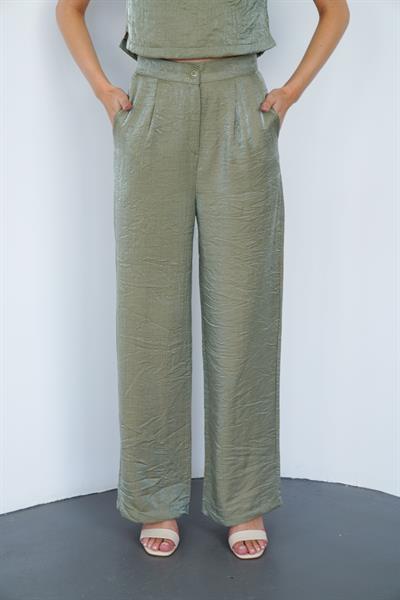 Hafif Parlak Kırışık Efektli Viskon Polyester Takım Yeşil