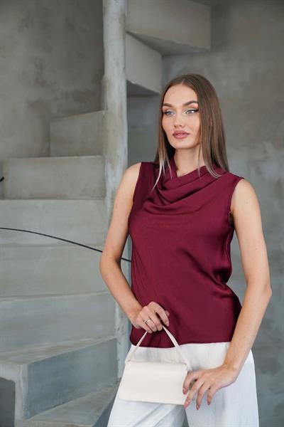 Saten Marka Degaje Yaka Kolsuz Bluz Bordo