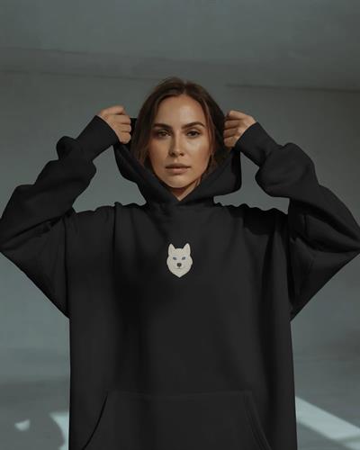 Minimal Husky Desenli Siyah Unisex Kapüşonlu Sweatshirt – DTF Baskı