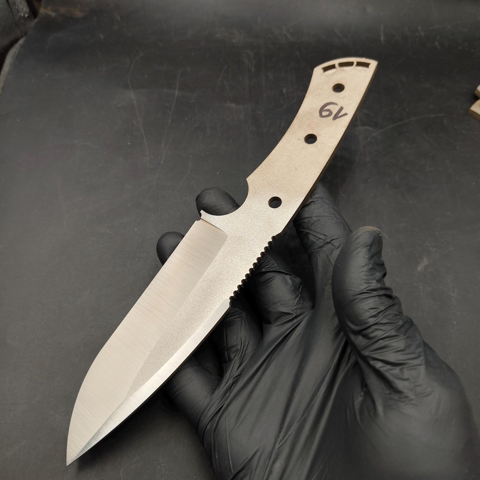 d2-knife-blank-di19-e02d4c.jpg